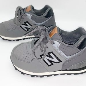 New Balance Boy Size 4